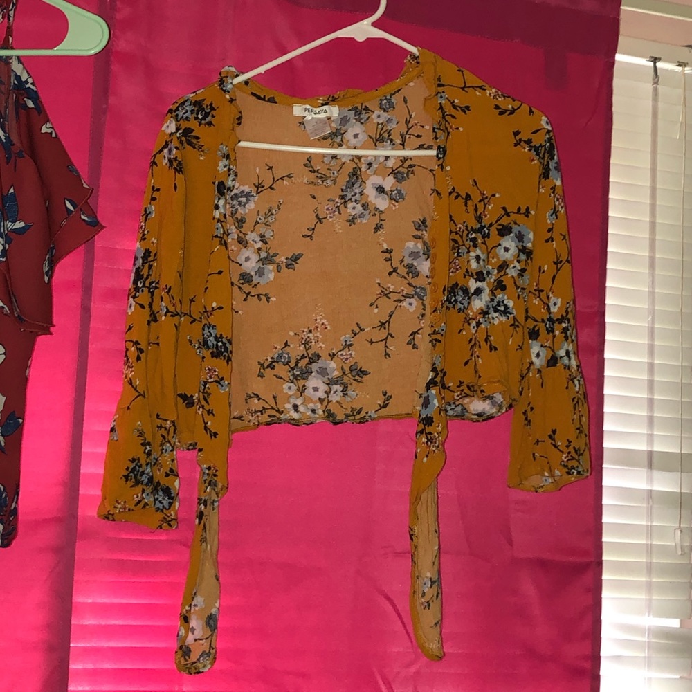 Long sleeve crop top